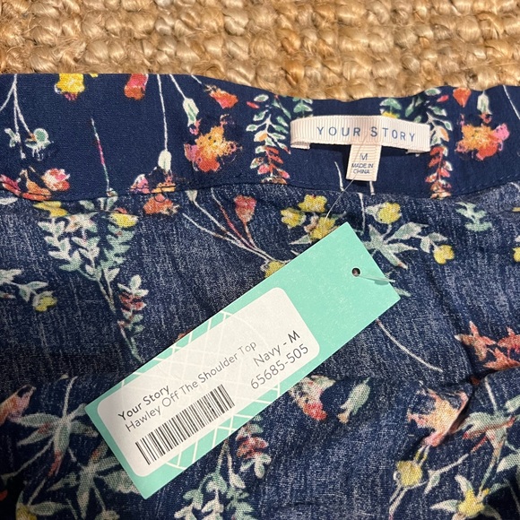 Stitch fix size medium off the shoulder top - Picture 3 of 6